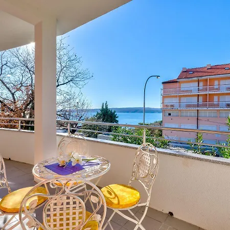 Apartment Modernes Nur 430 Meter Zum Sandstrand Im Beliebten Viertel Crni Mul