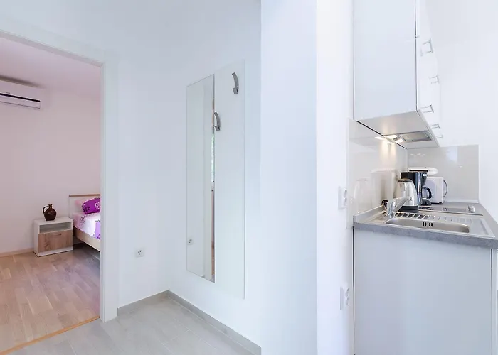 Apartment Modernes Nur 430 Meter Zum Sandstrand Im Beliebten Viertel Crni Mul