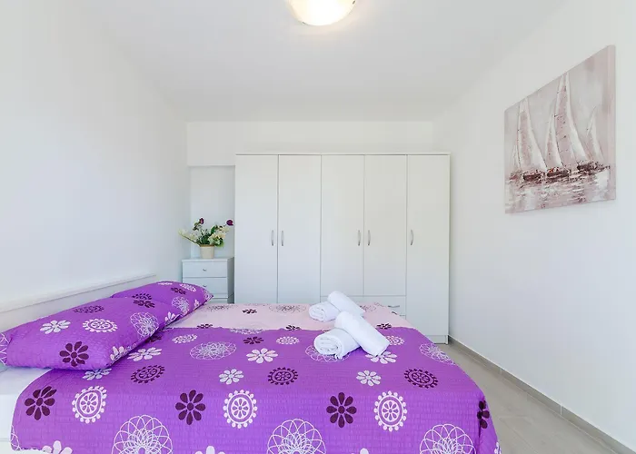 Modernes Nur 430 Meter Zum Sandstrand Im Beliebten Viertel Crni Mul * Crikvenica